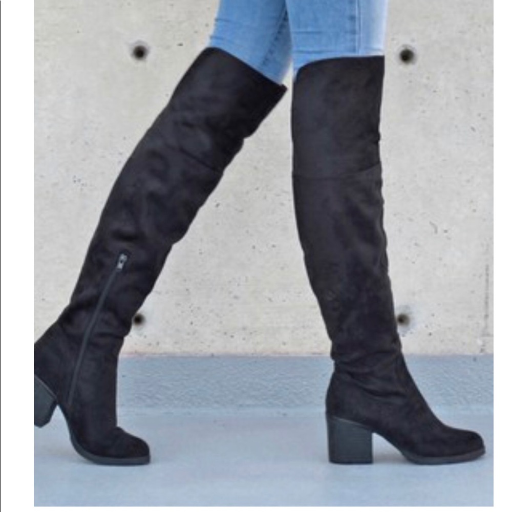 Over the knee boots - Picture 3 of 7